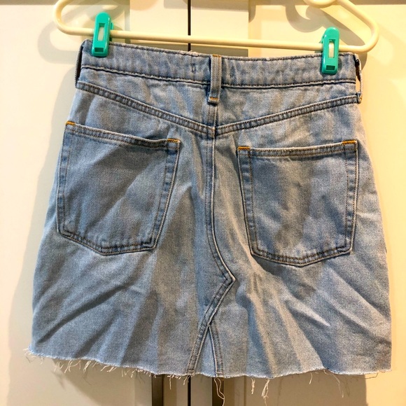 Light denim mini skirt - Picture 2 of 2